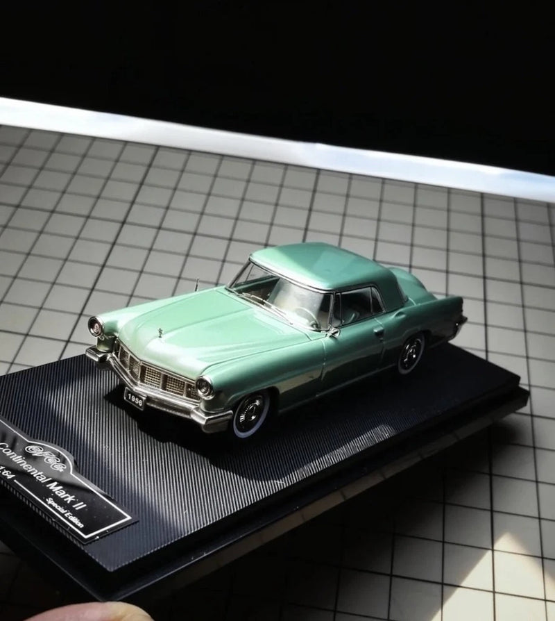GFCC 1:64 Green 1956 Continental Mark II Classic Model Diecast Metal Car