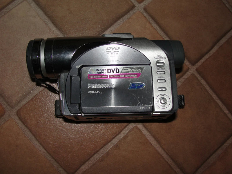 PANASONIC VDR-M50 DVD VIDEO CAMERA