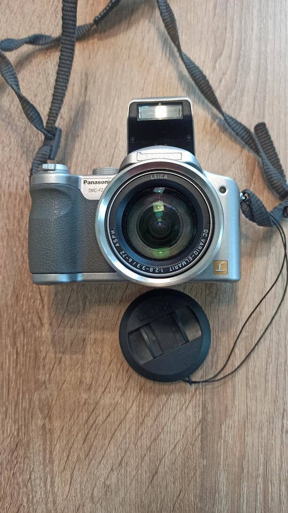 Vintage Panasonic LUMIX DMC-FZ7 Digital Camera From Japan  not work