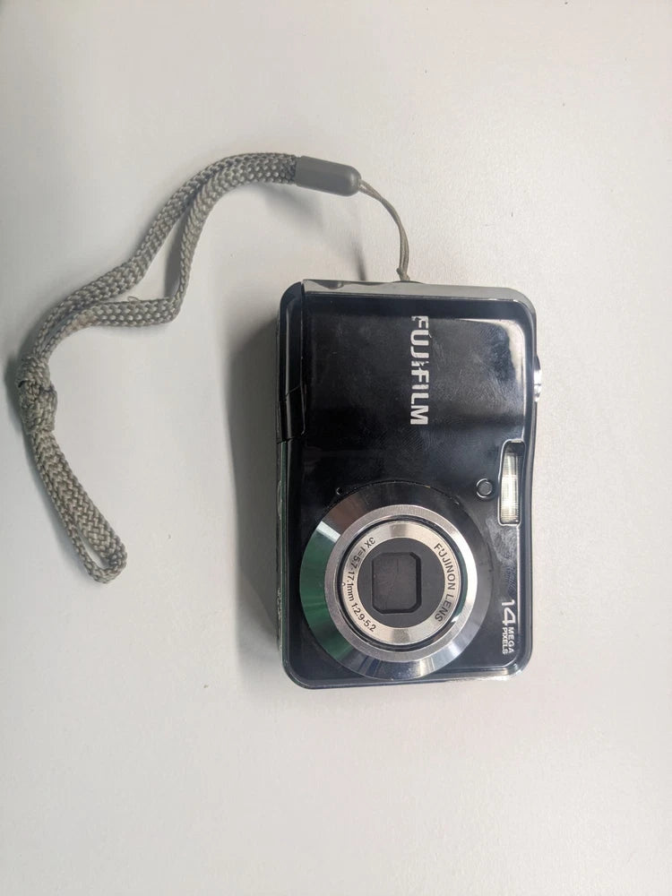 Fujifilm FinePix A Series compact digital camera 14-megapixel AV200 Powers On