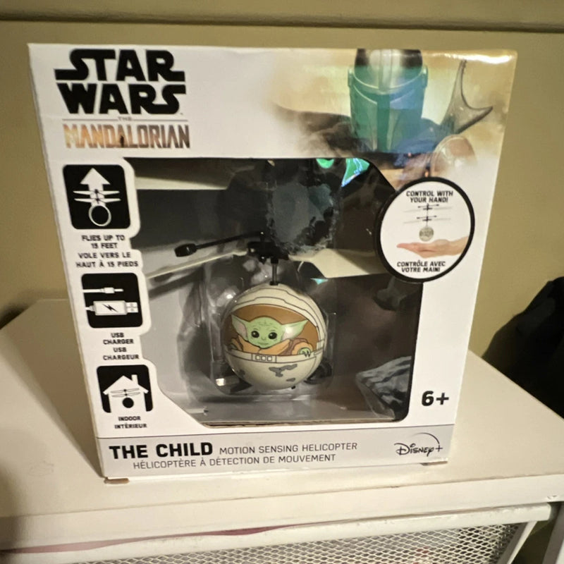 World Tech Toys Star Wars Mandalorian The Child Motion Sensing RC Helicopter