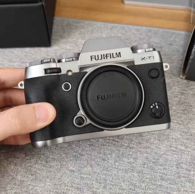 FUJIFILM Fuji X - T1 Xt1 Mirrorless Digital Cam Body  English Language-95%new