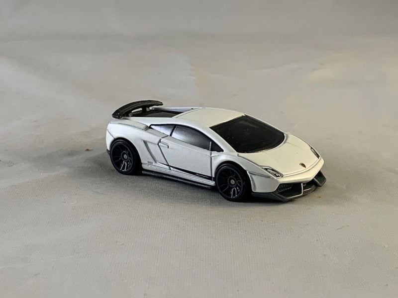 Hot Wheels Lamborghini Gallardo LP 570-4 Superleggera 2011 New Models White J5s
