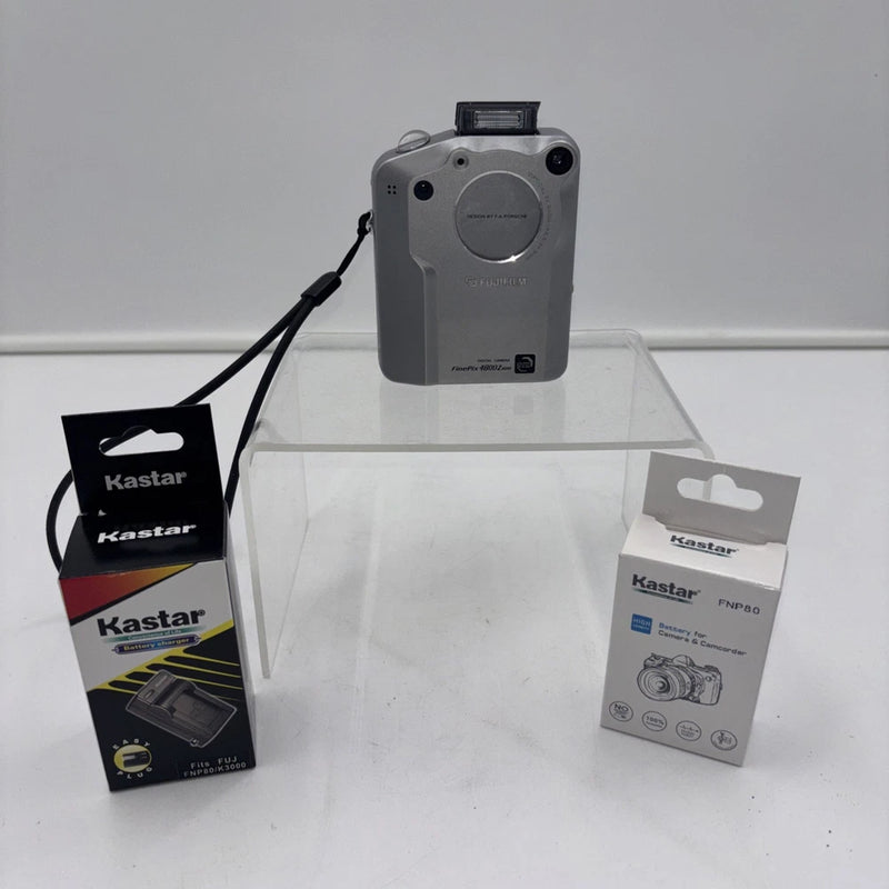 Vintage Fujifilm FinePix 4800Z 2" TFT LCD Digital Camera New Charger & Battery