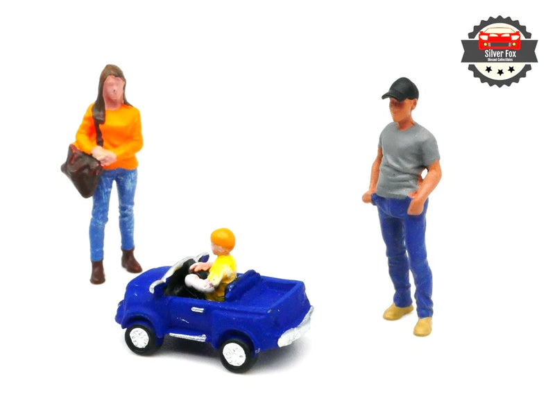 MOM AND DAD COLLECTOR FIGURINES SON PLAY METAL 1:64 SCALE DIECAST COLLECTOR