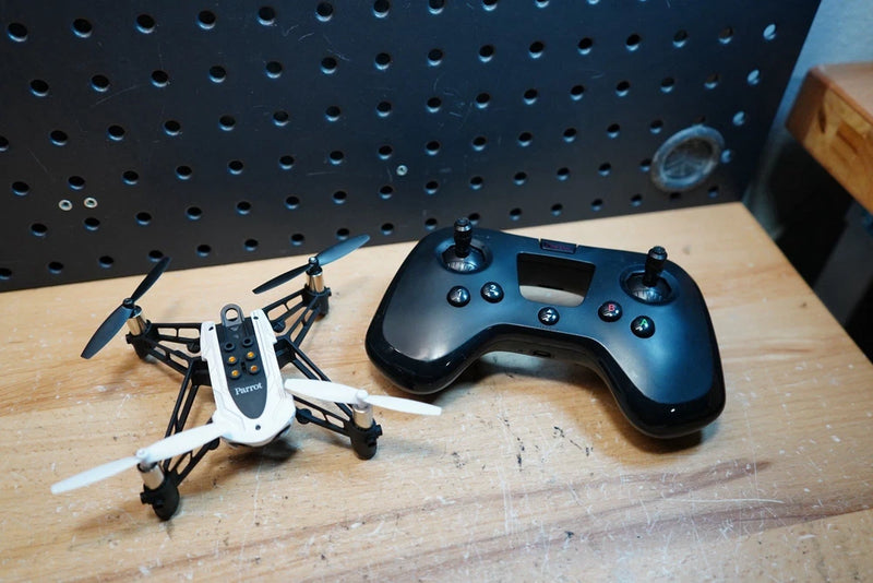 Parrot mini quadcopter drone with Flypad controller, black-blue remote