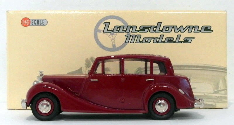 Maroon 1954 Triumph Renown saloon die-cast model car, 1:43 scale