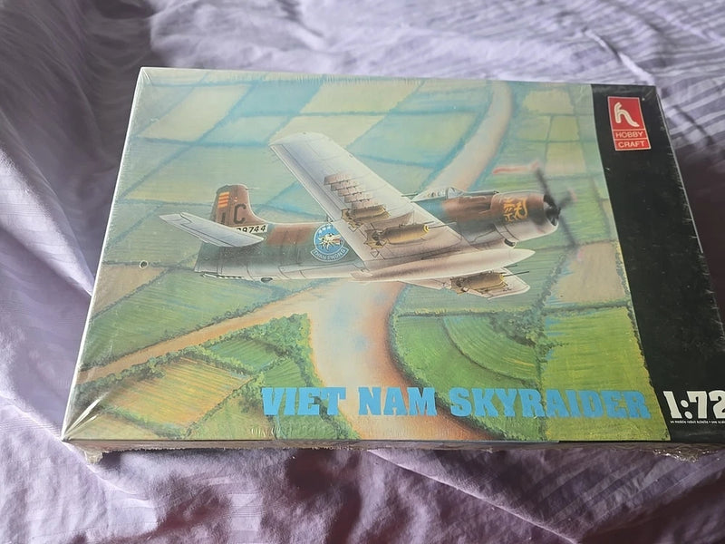 1/72 Viet Nam Skyraider plastic model kit box with aircraft artwork