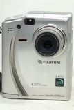 Fujifilm Digital Camera FinePix 4700 Zoom Silver Super CCD w/32mb CARD!