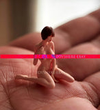 1/43 1/64 1/87 Miniature Sexy Kneeling Girl Scene Figure For Car Vehicle Doll